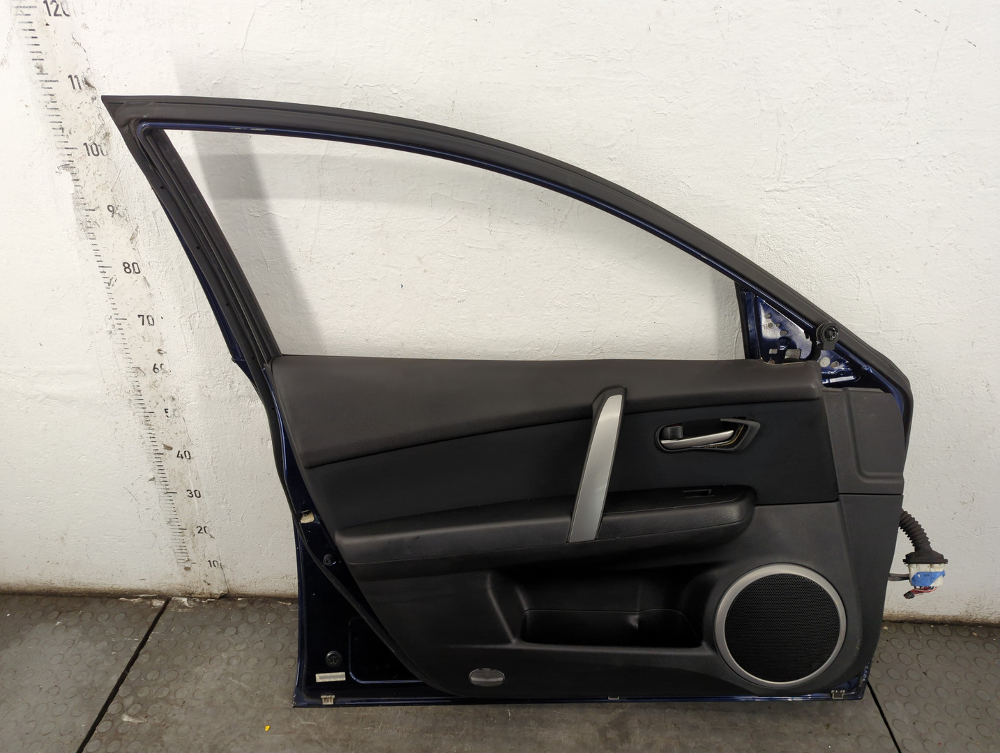 Дверь передняя левая