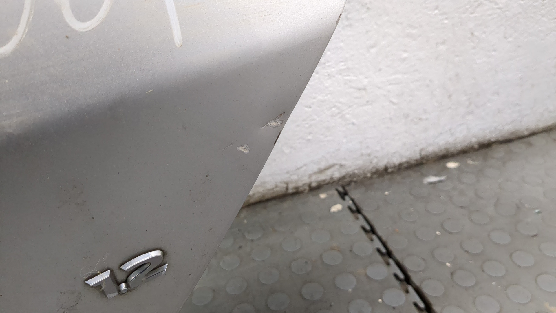 Дверь багажника