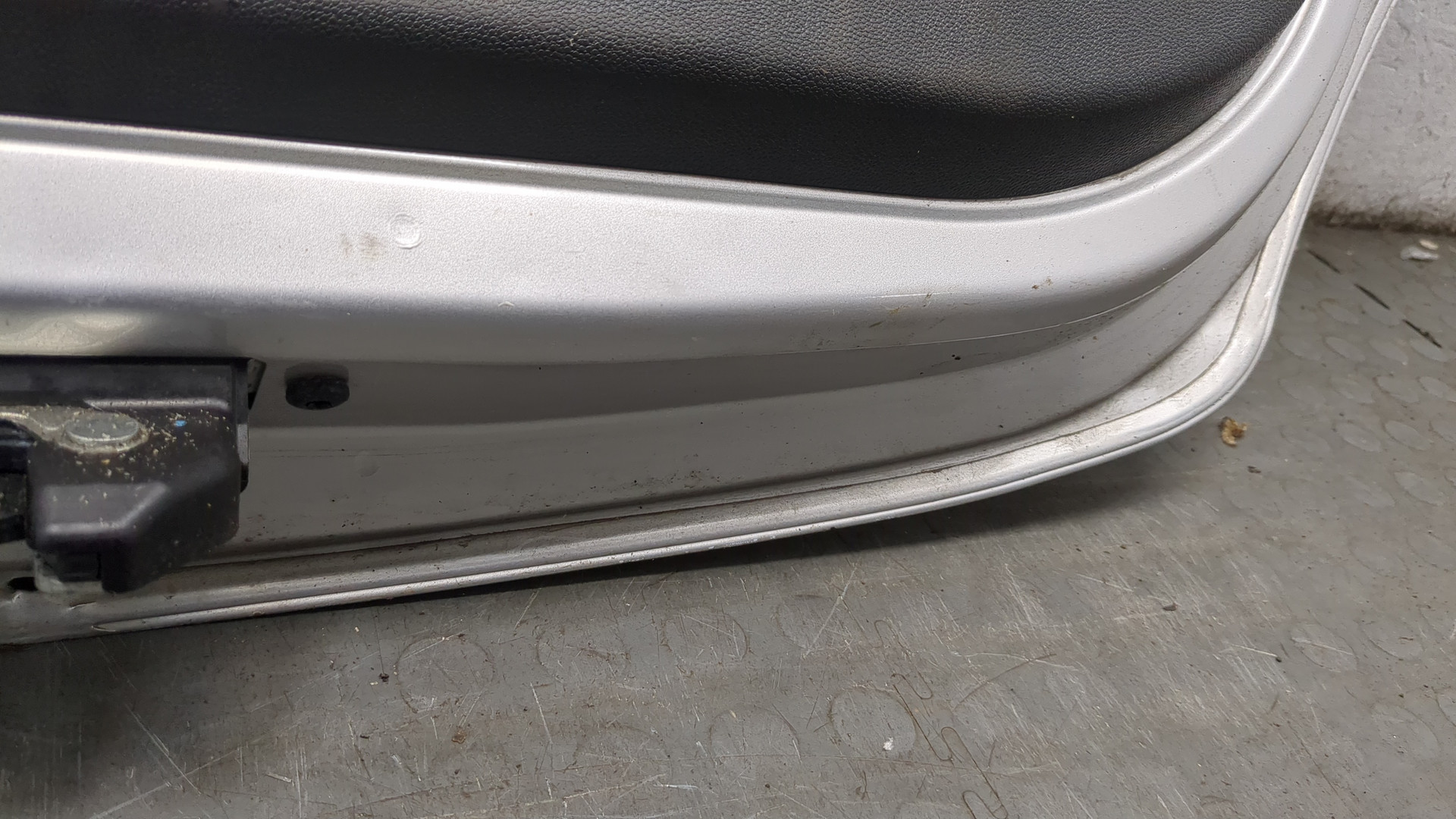 Дверь багажника