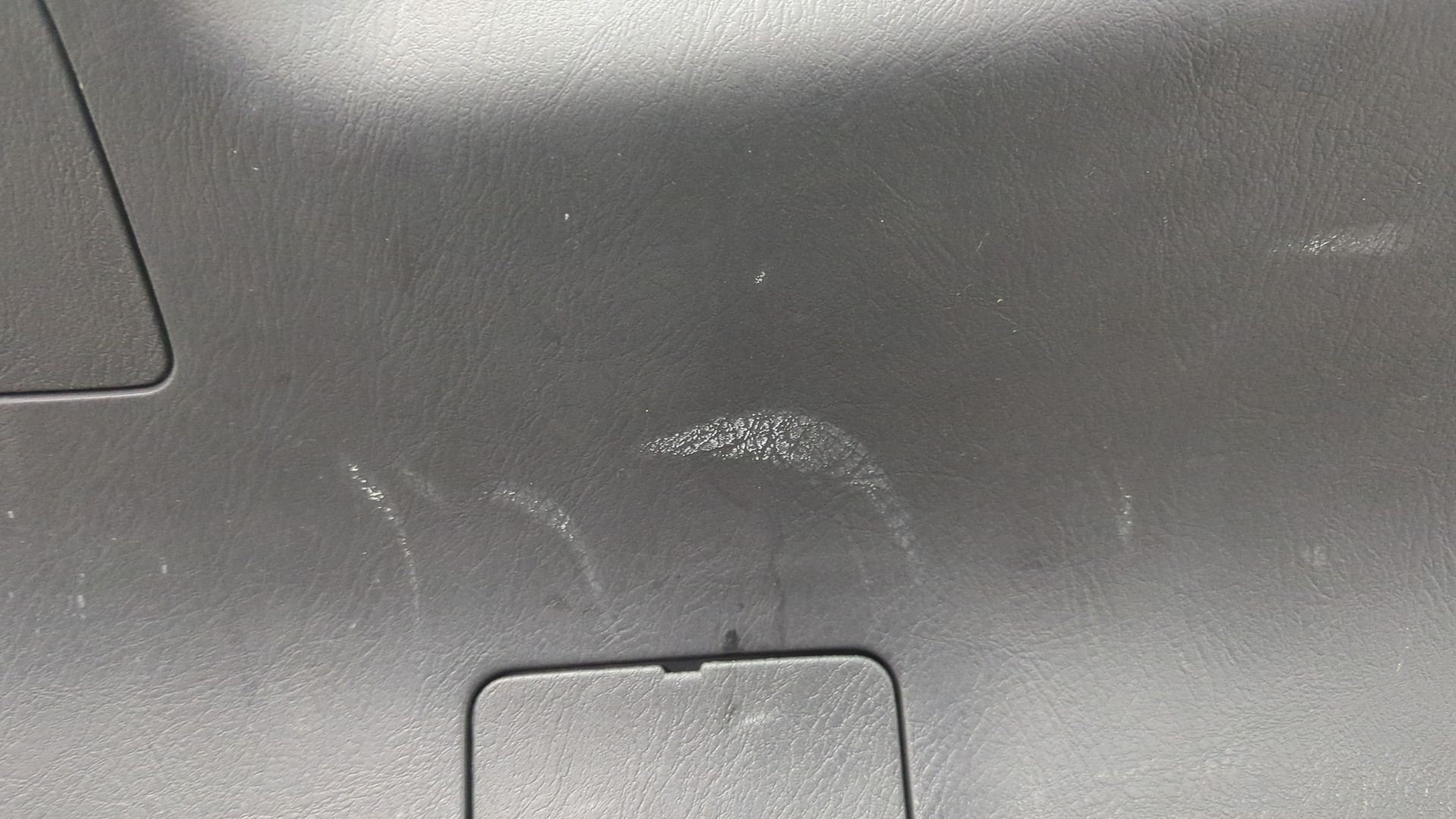 Дверь багажника