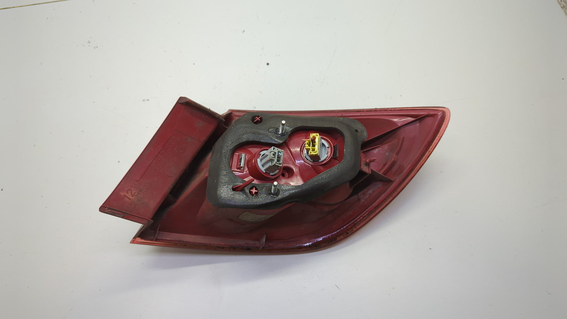 Фонарь задний левый