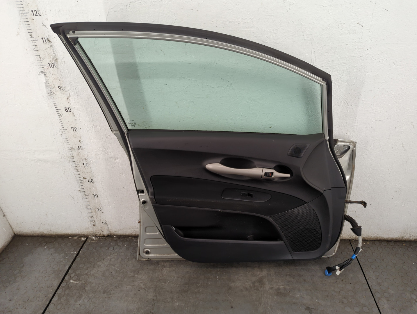 Дверь передняя левая