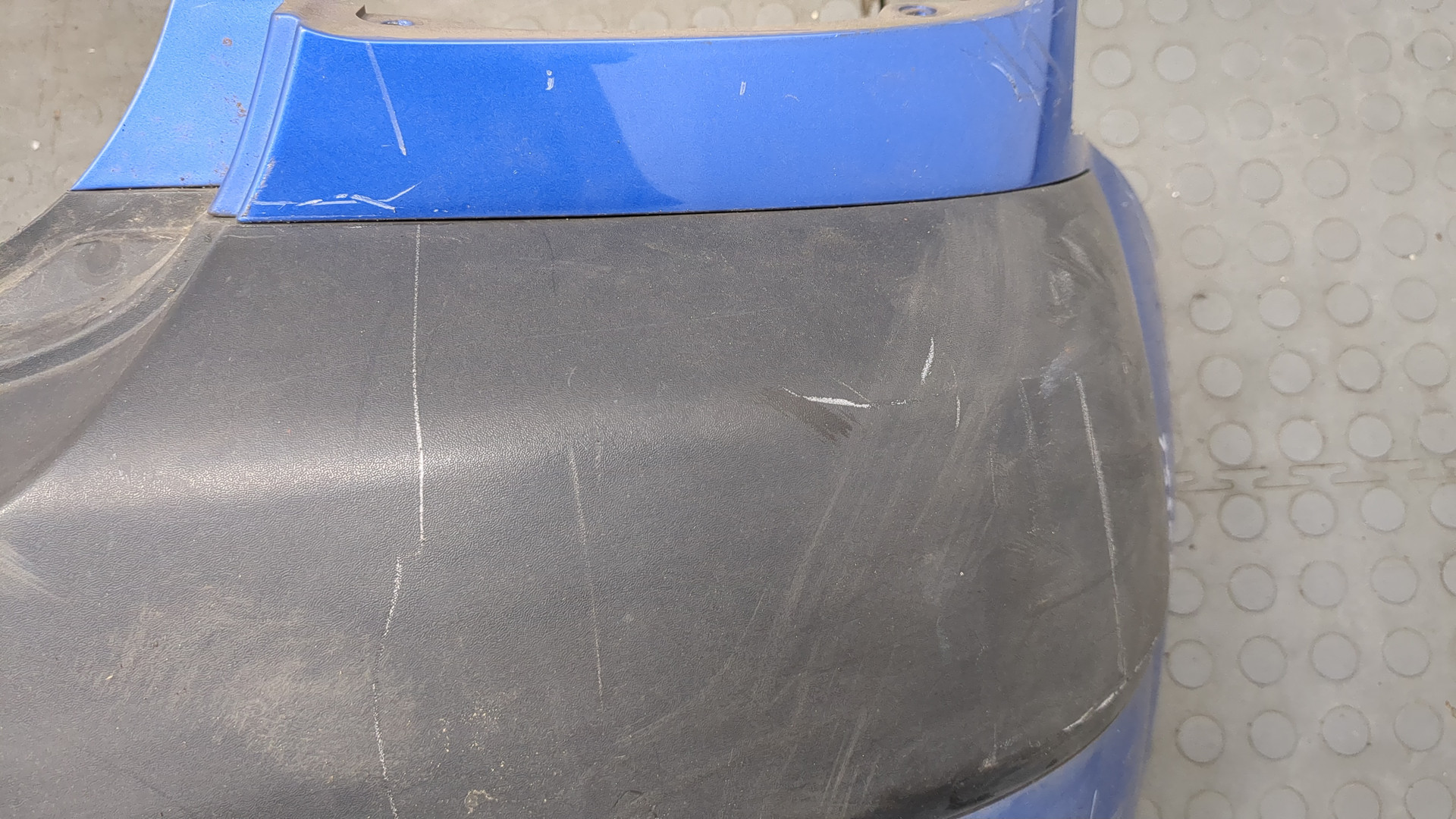 Бампер задний