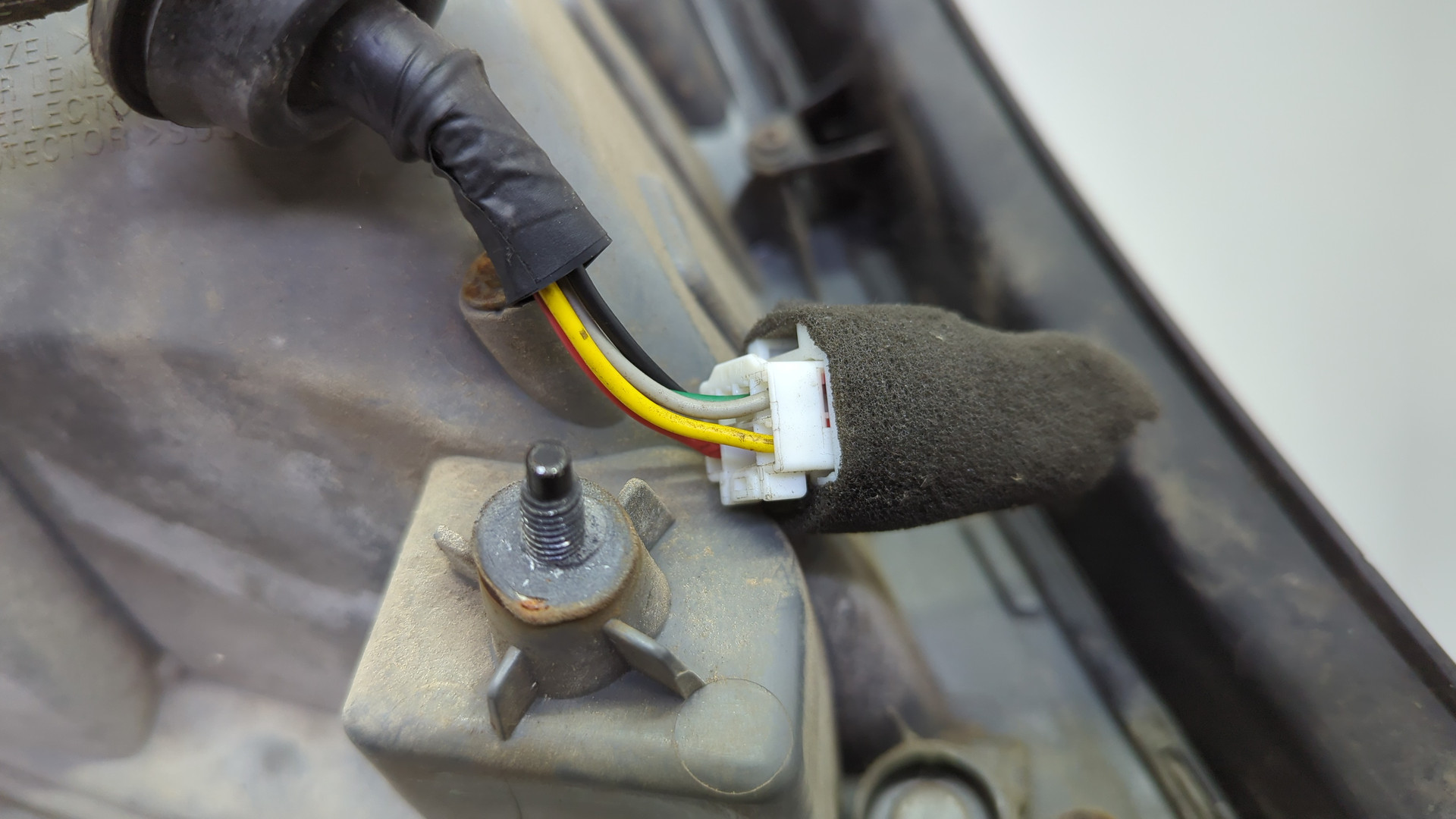 Фонарь задний правый