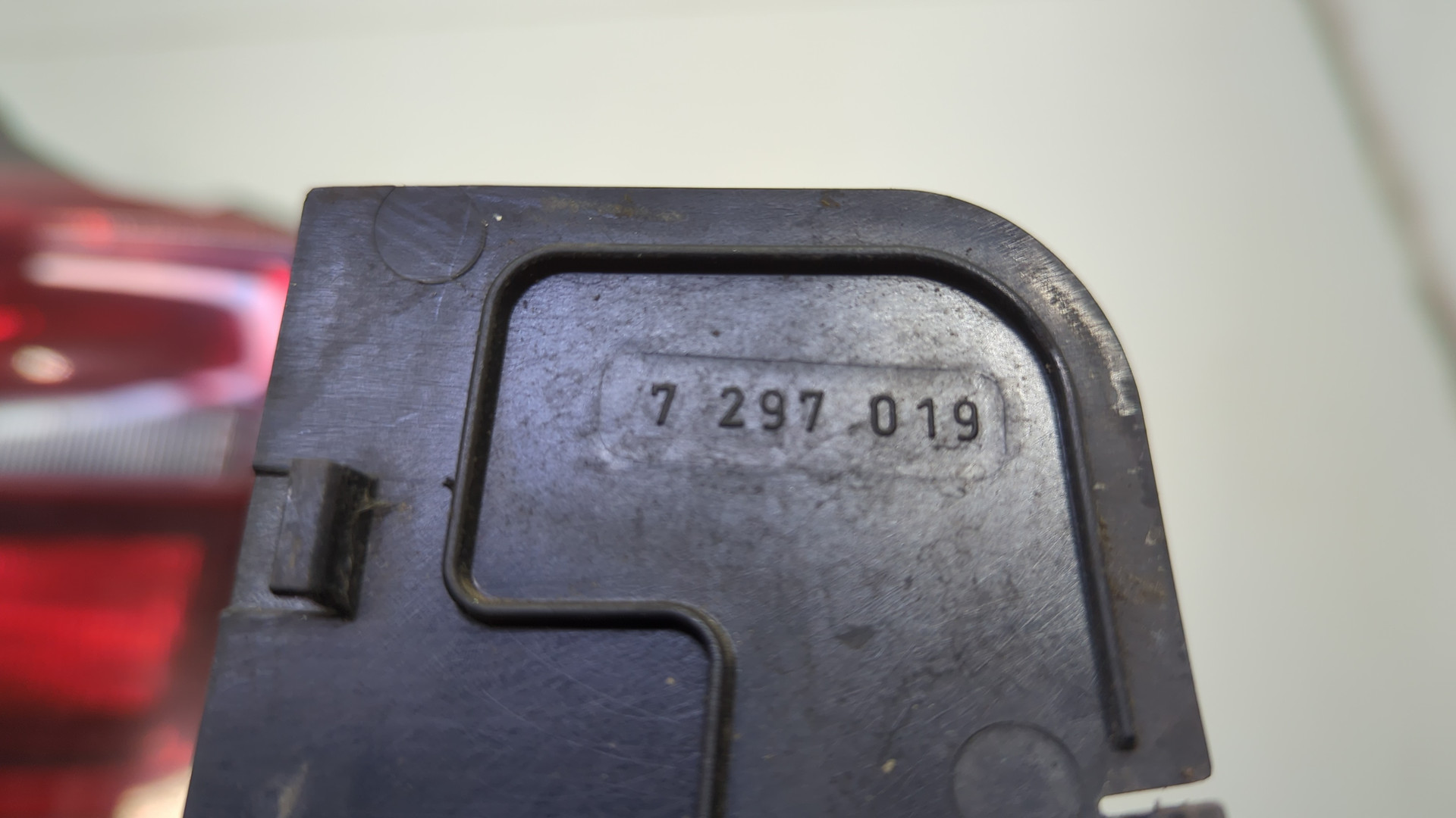 Фонарь задний левый