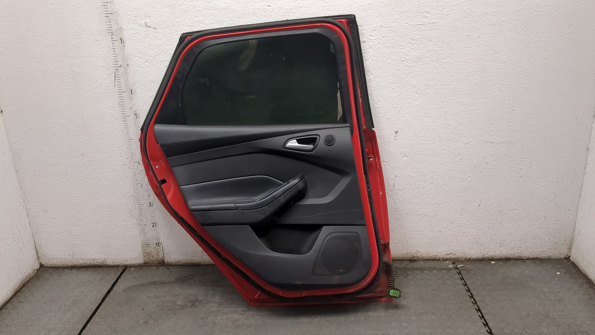 Дверь задняя левая