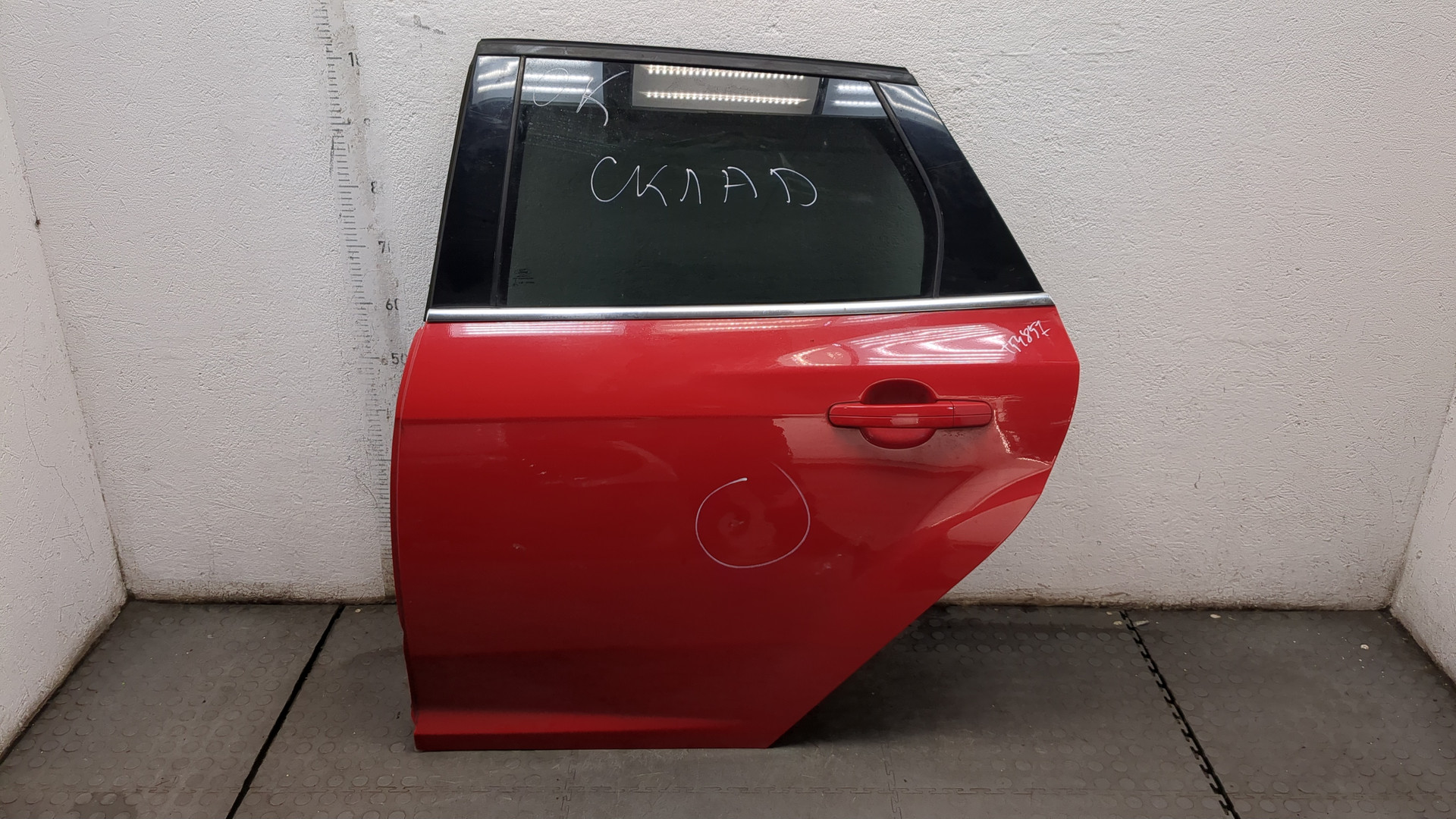 Дверь задняя левая