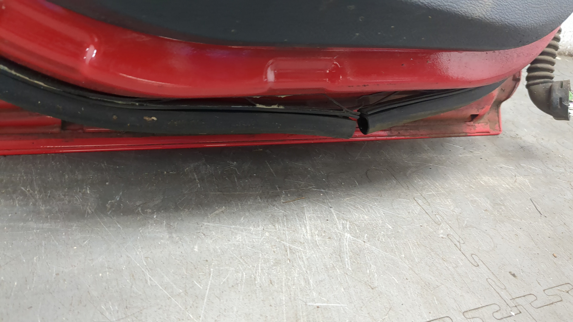 Дверь задняя левая