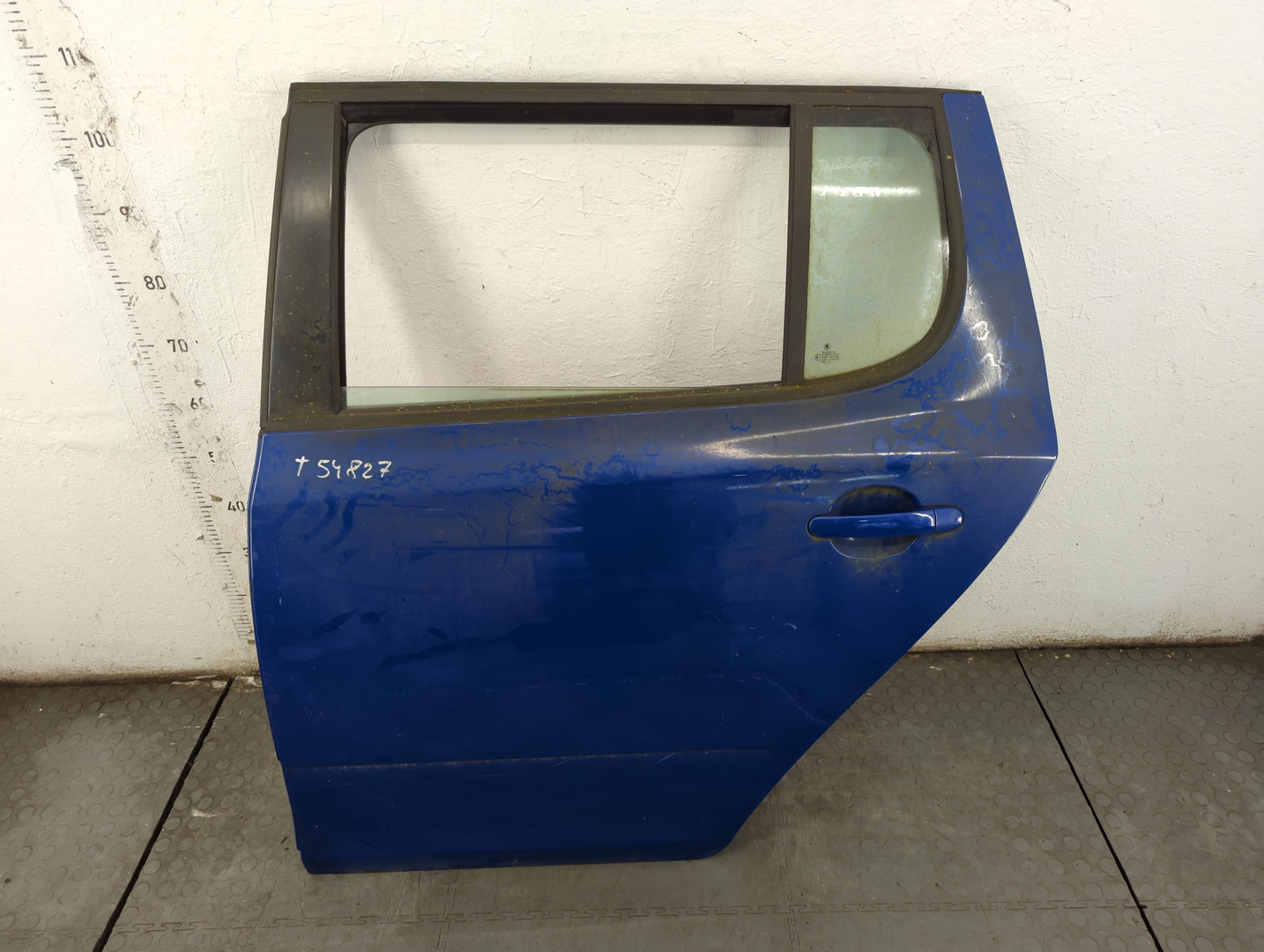 Дверь задняя левая