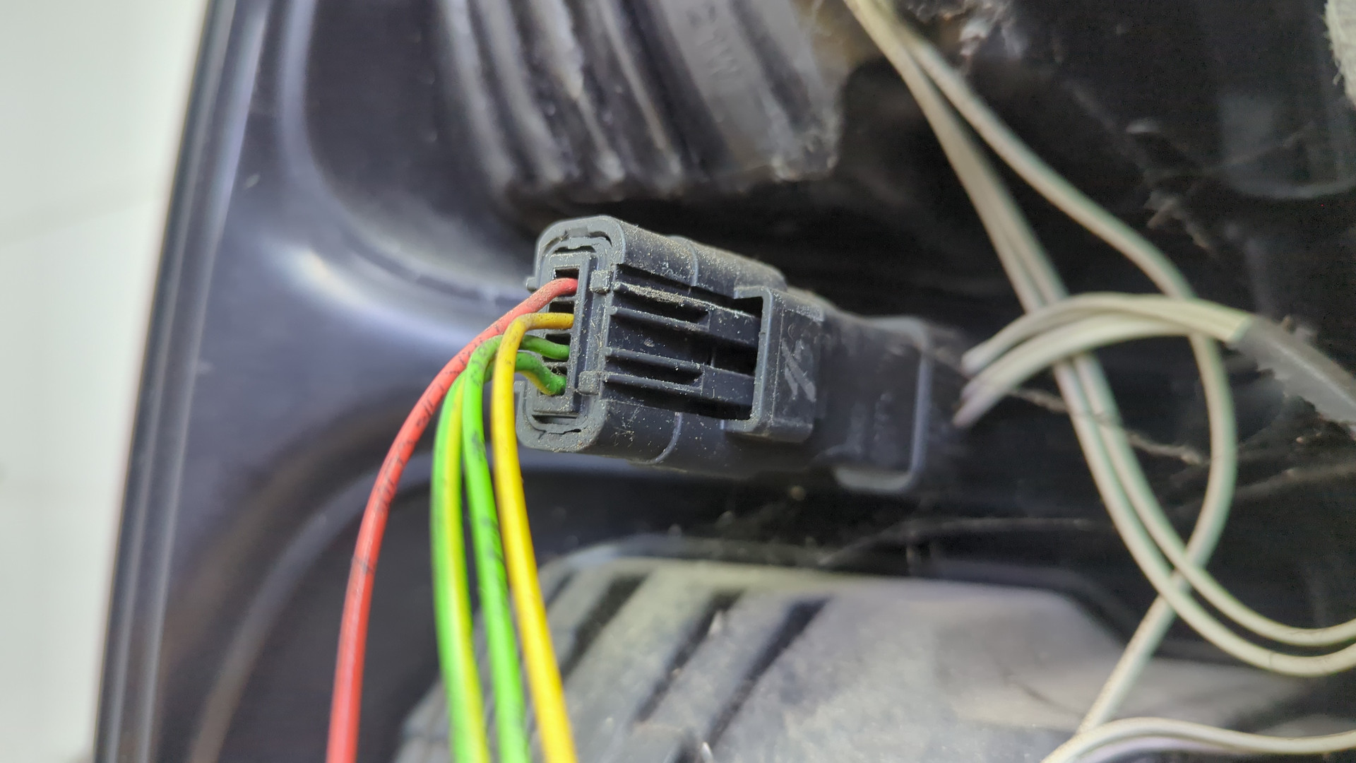 Фонарь задний правый