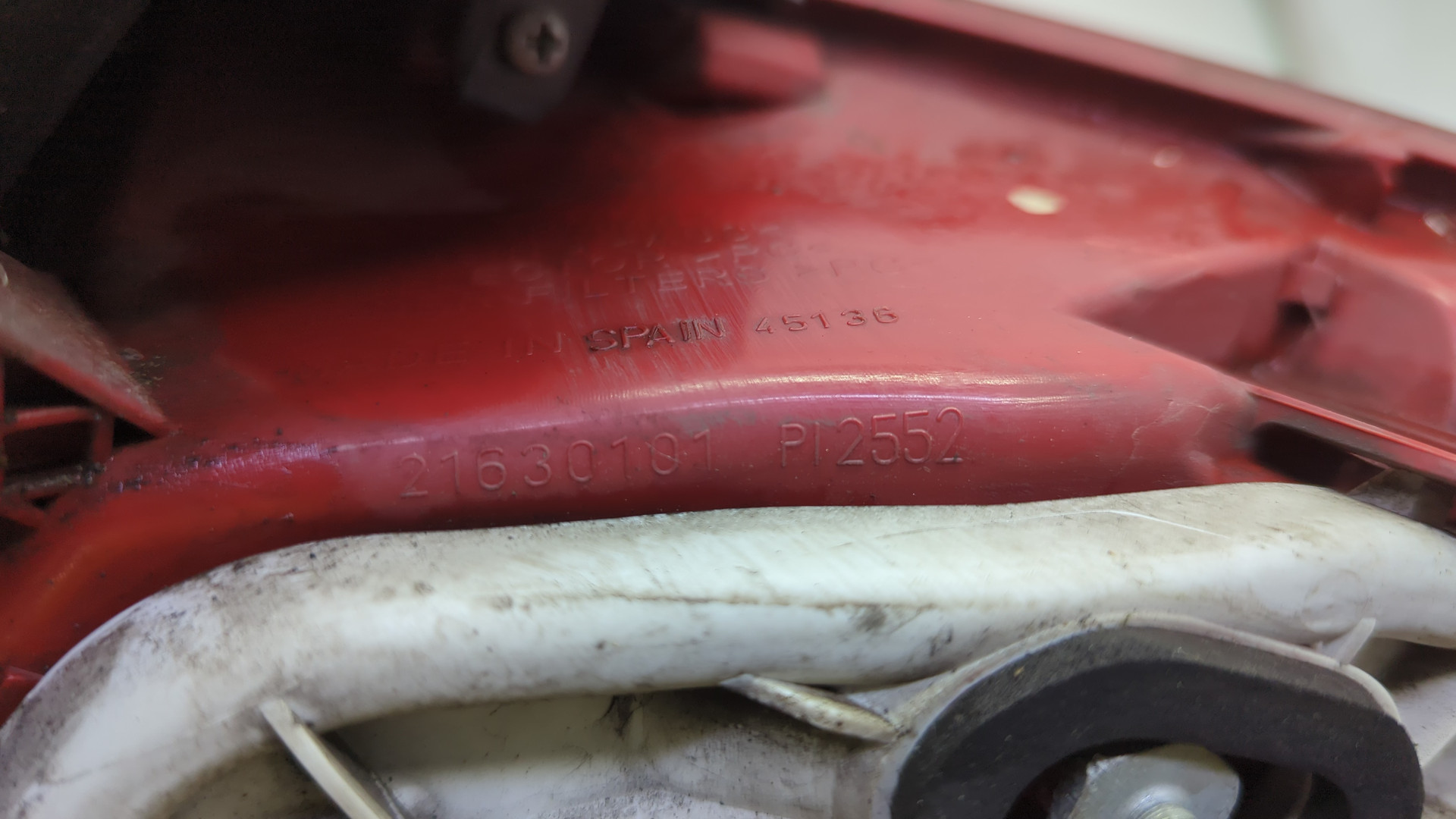 Фонарь задний левый