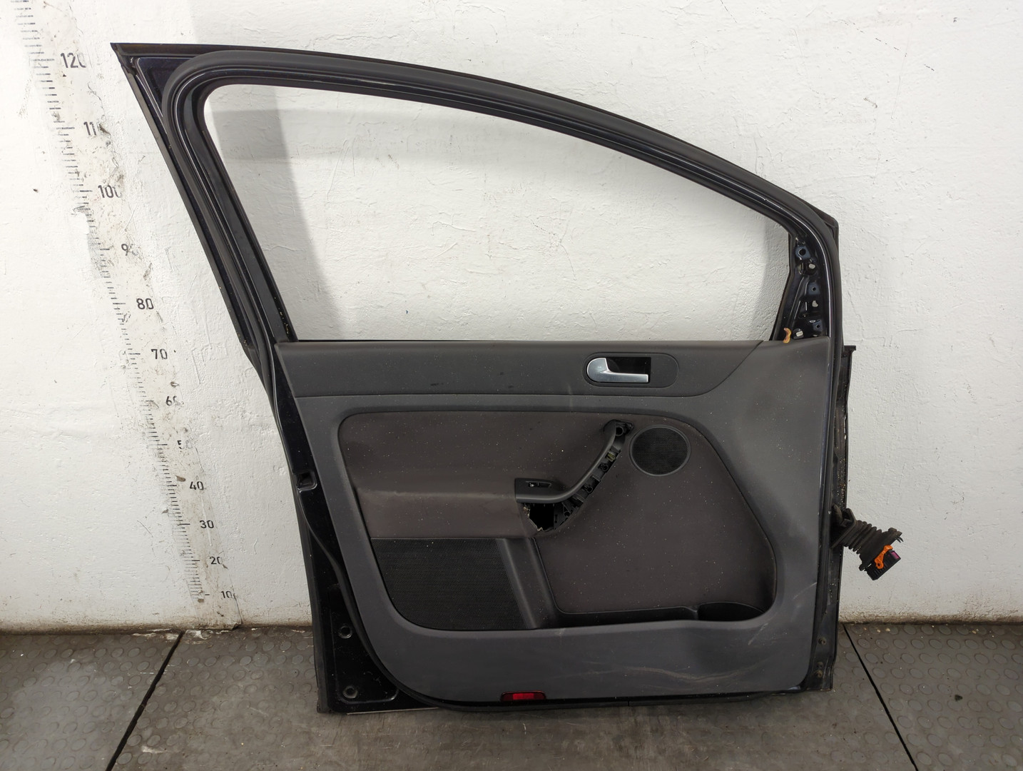 Дверь передняя левая