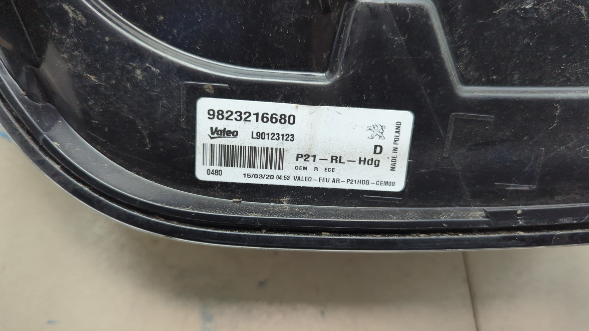 Фонарь задний правый