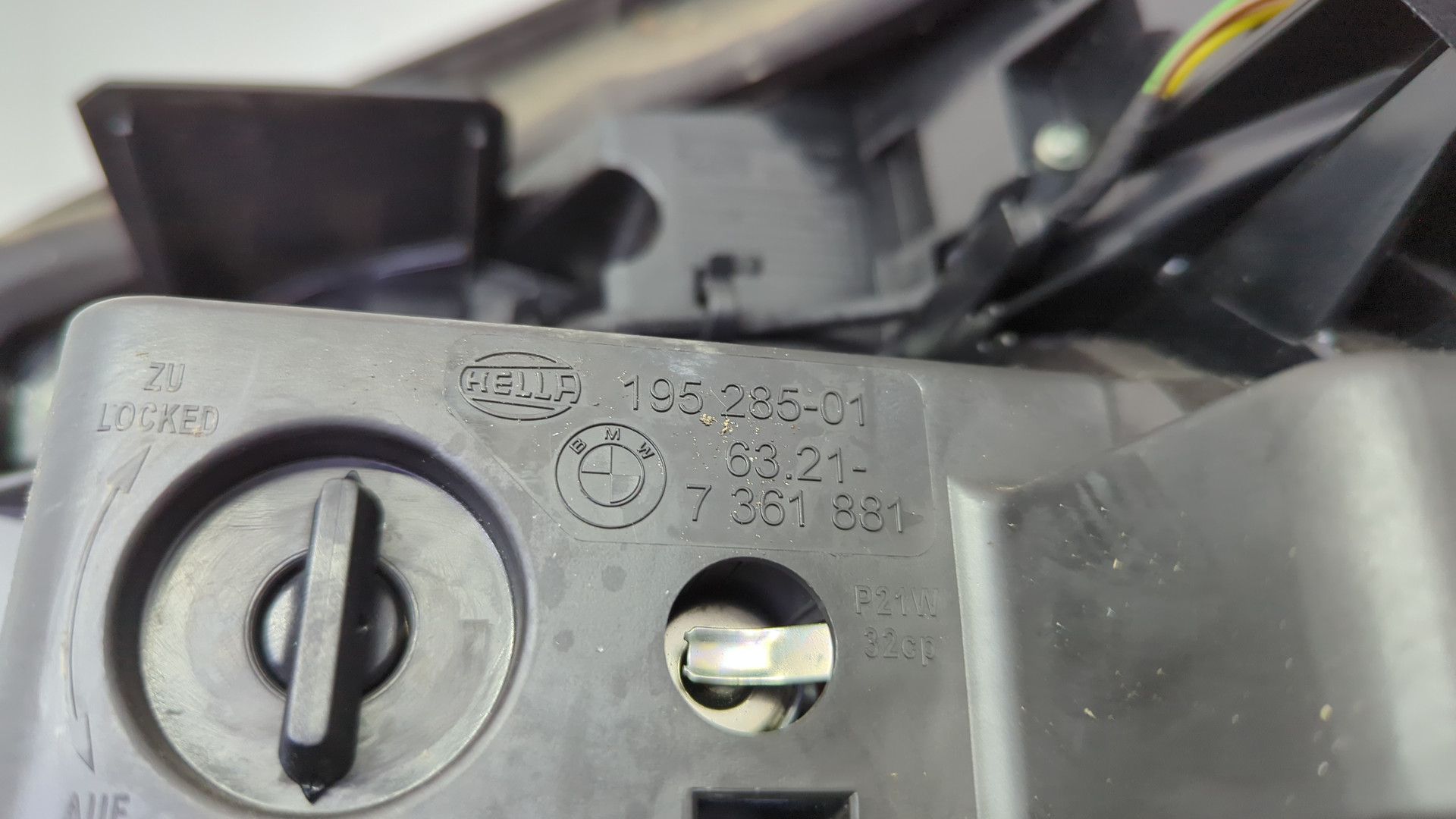 Фонарь задний левый