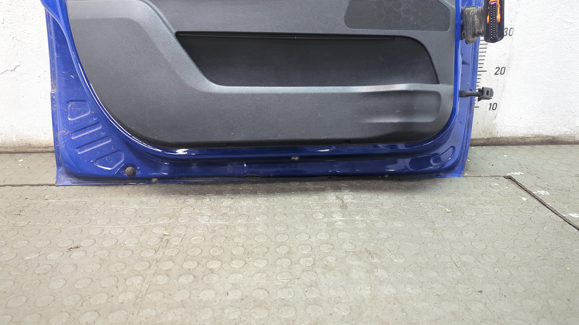 Дверь передняя левая