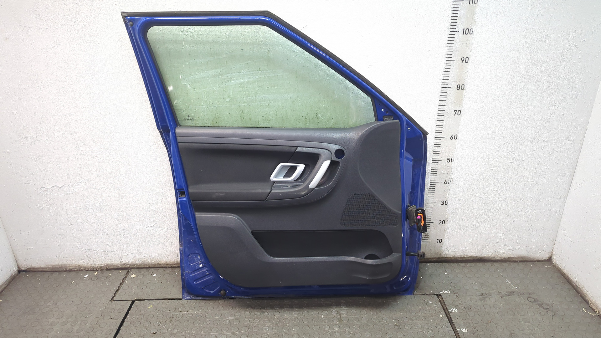 Дверь передняя левая