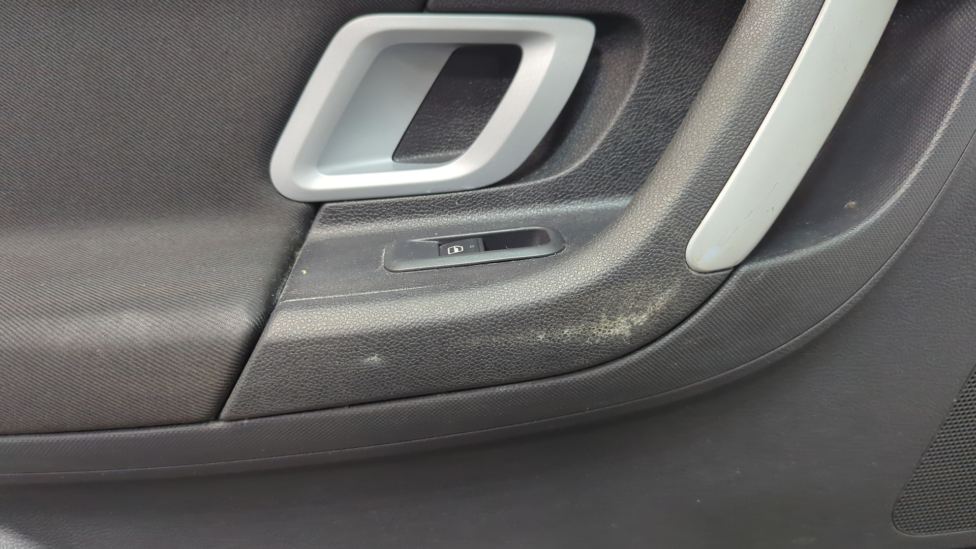 Дверь передняя левая