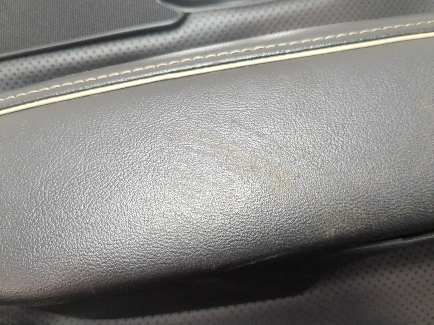 Обшивка двери задней правой