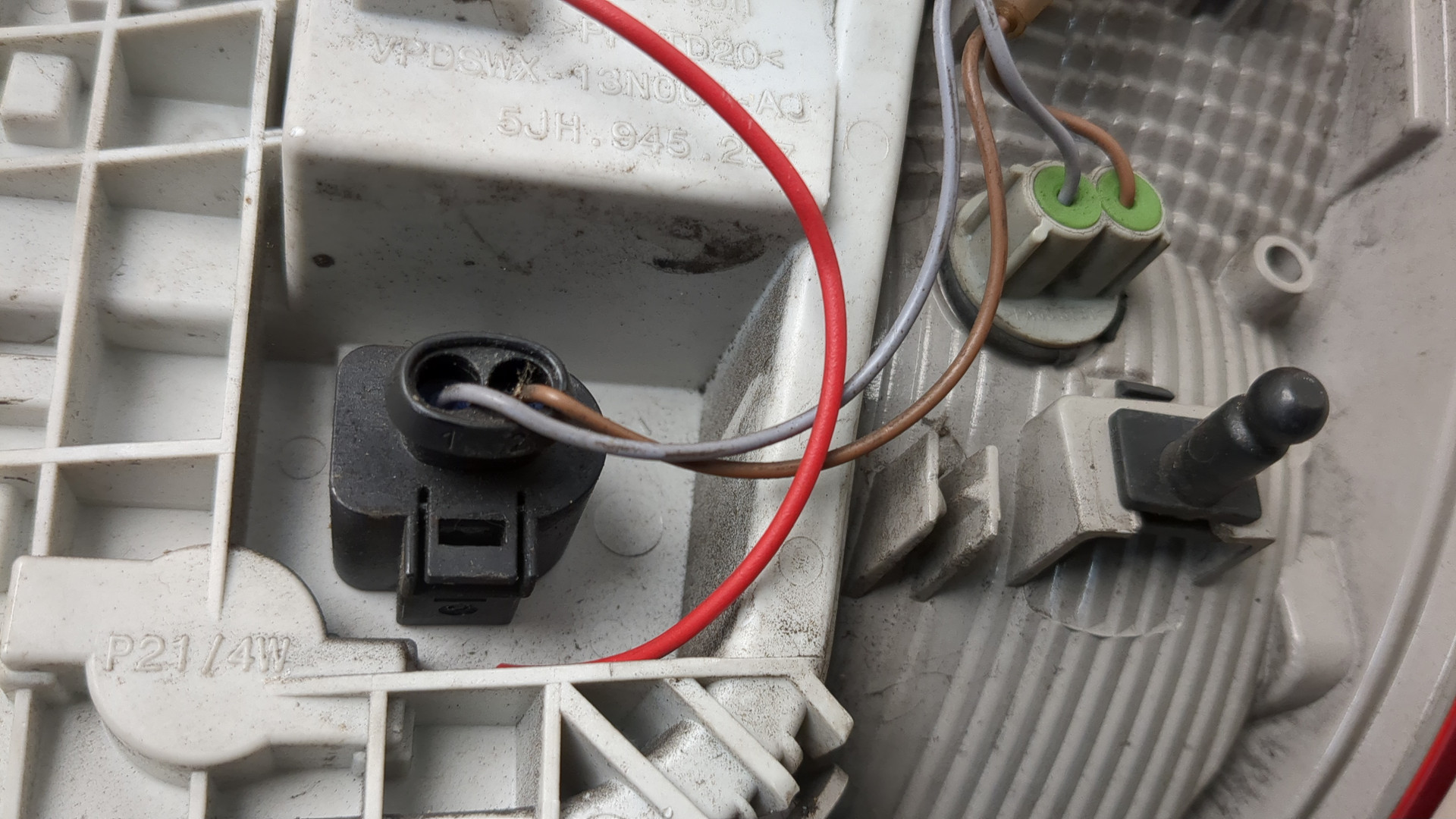 Фонарь задний левый