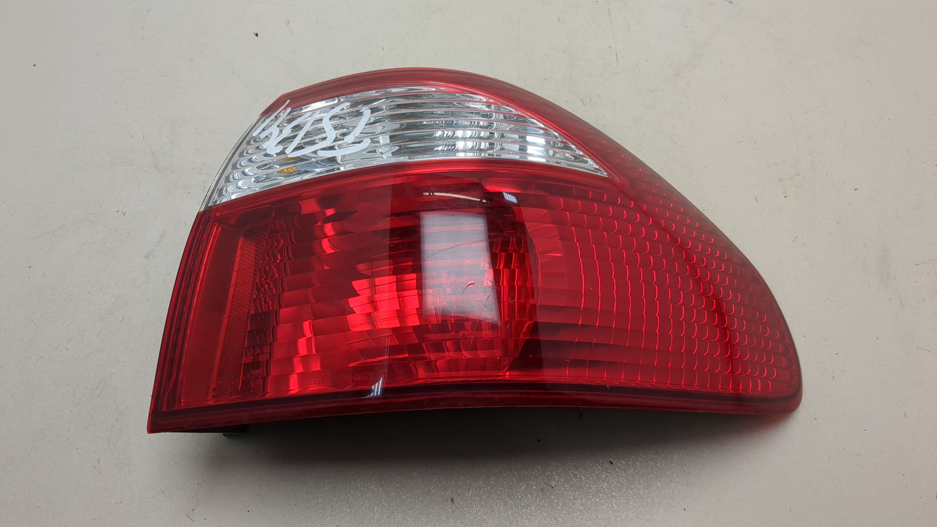 Фонарь задний правый