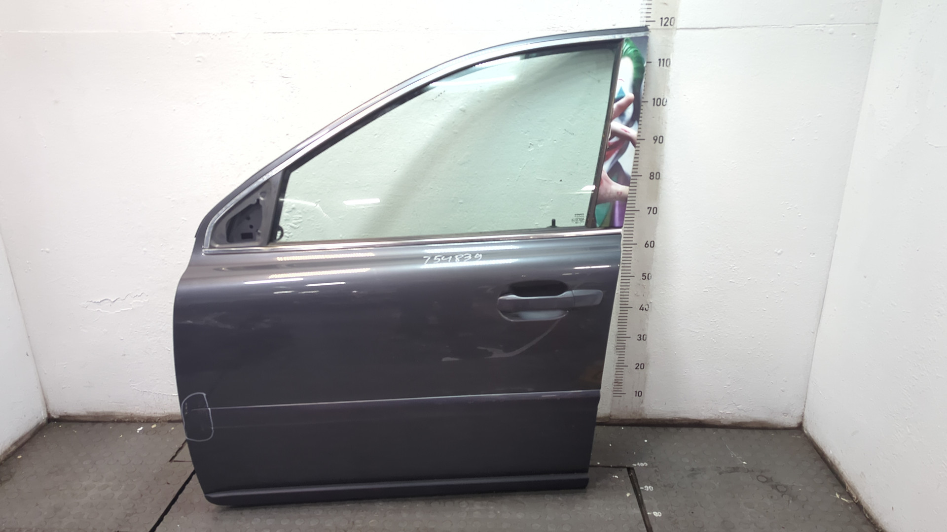 Дверь передняя левая