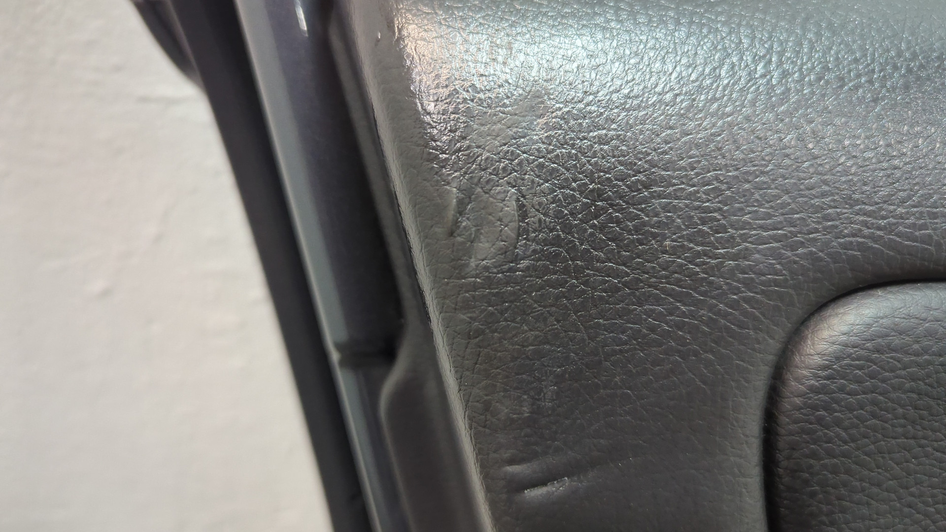 Дверь передняя левая