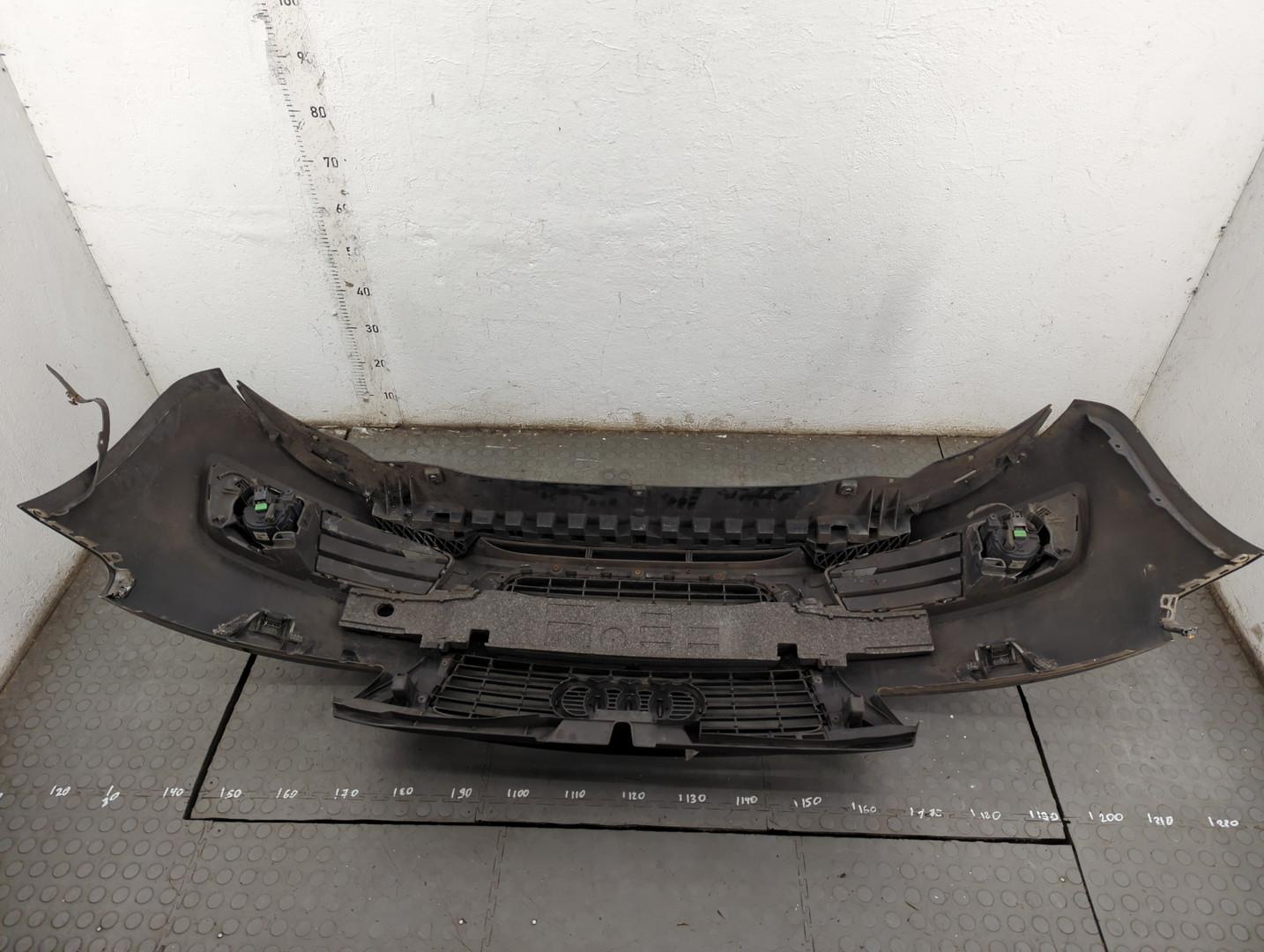 Бампер передний