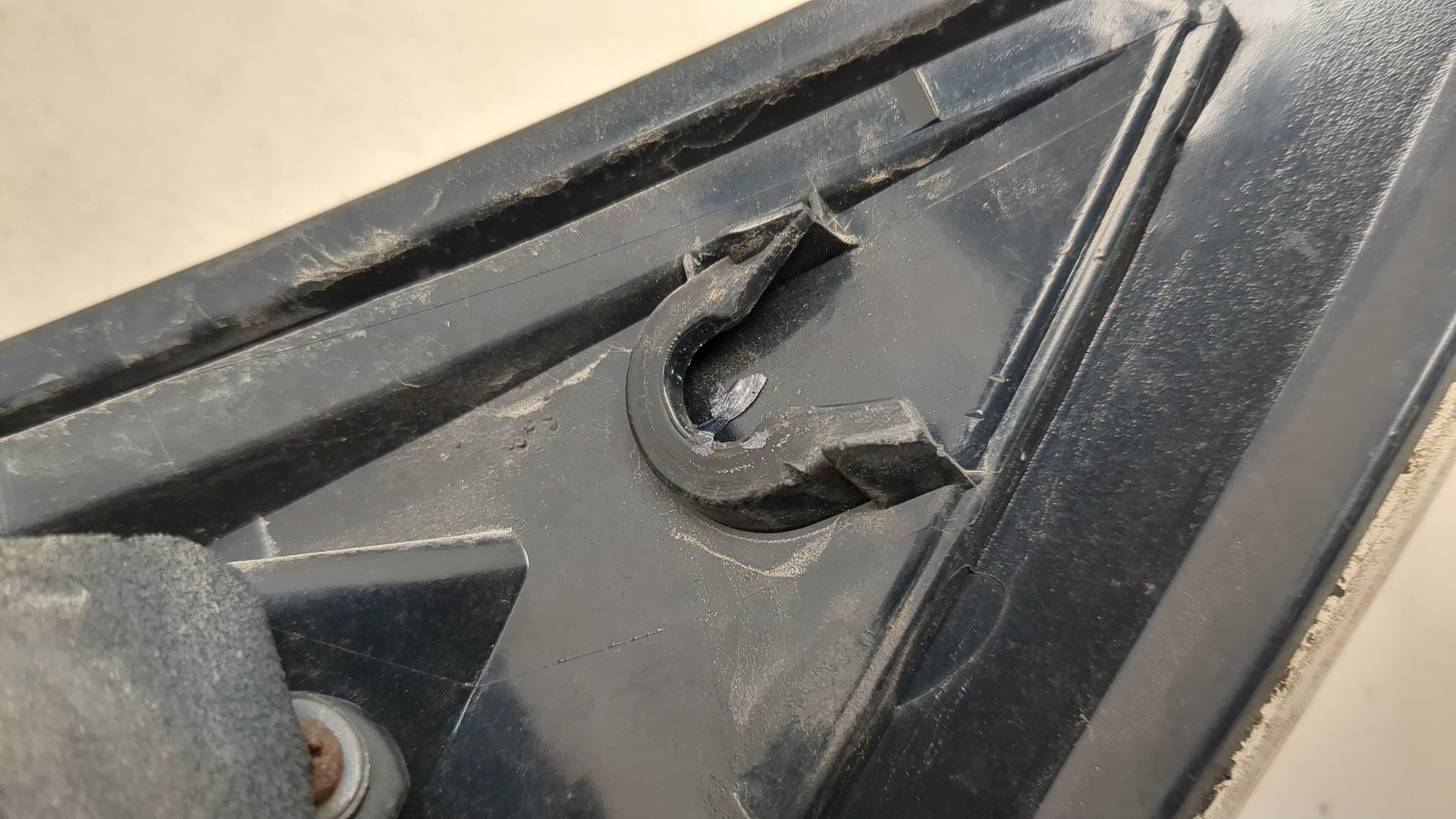 Фонарь задний левый