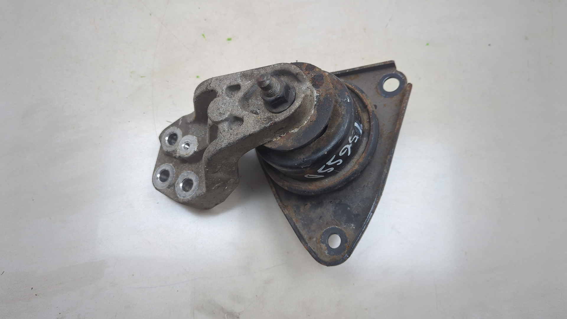 Опора двигателя