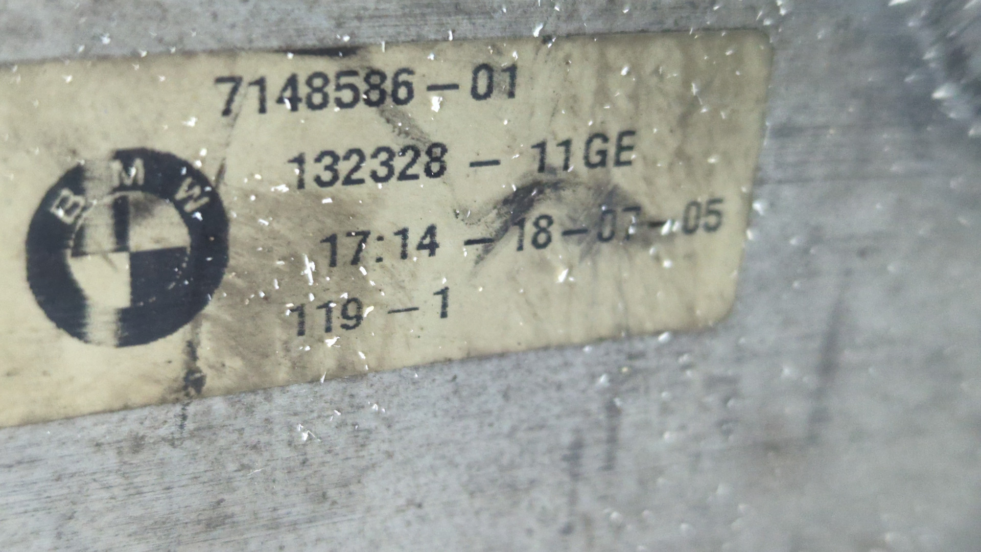 Усилитель переднего бампера