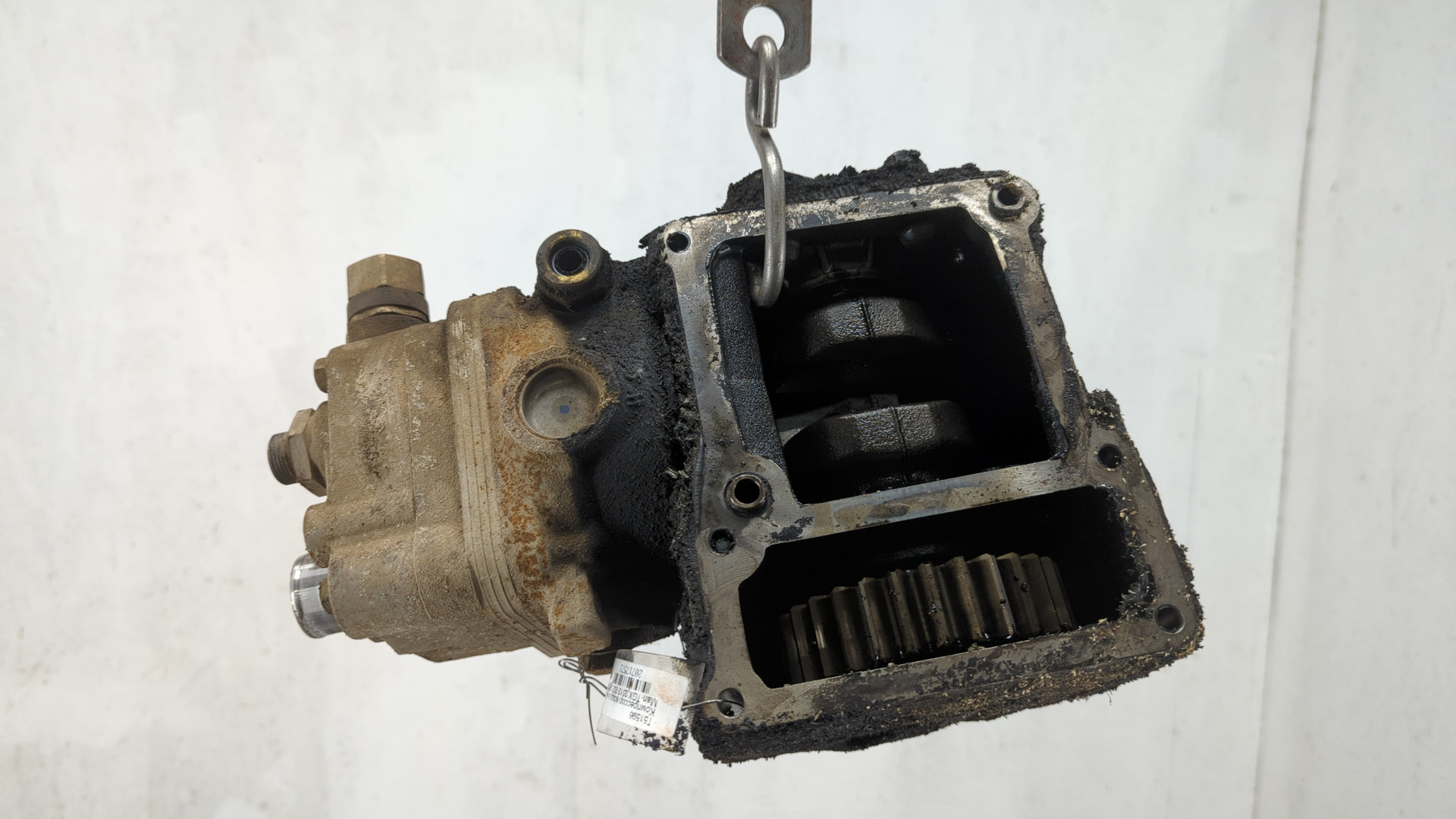 Насос регулировки подвески