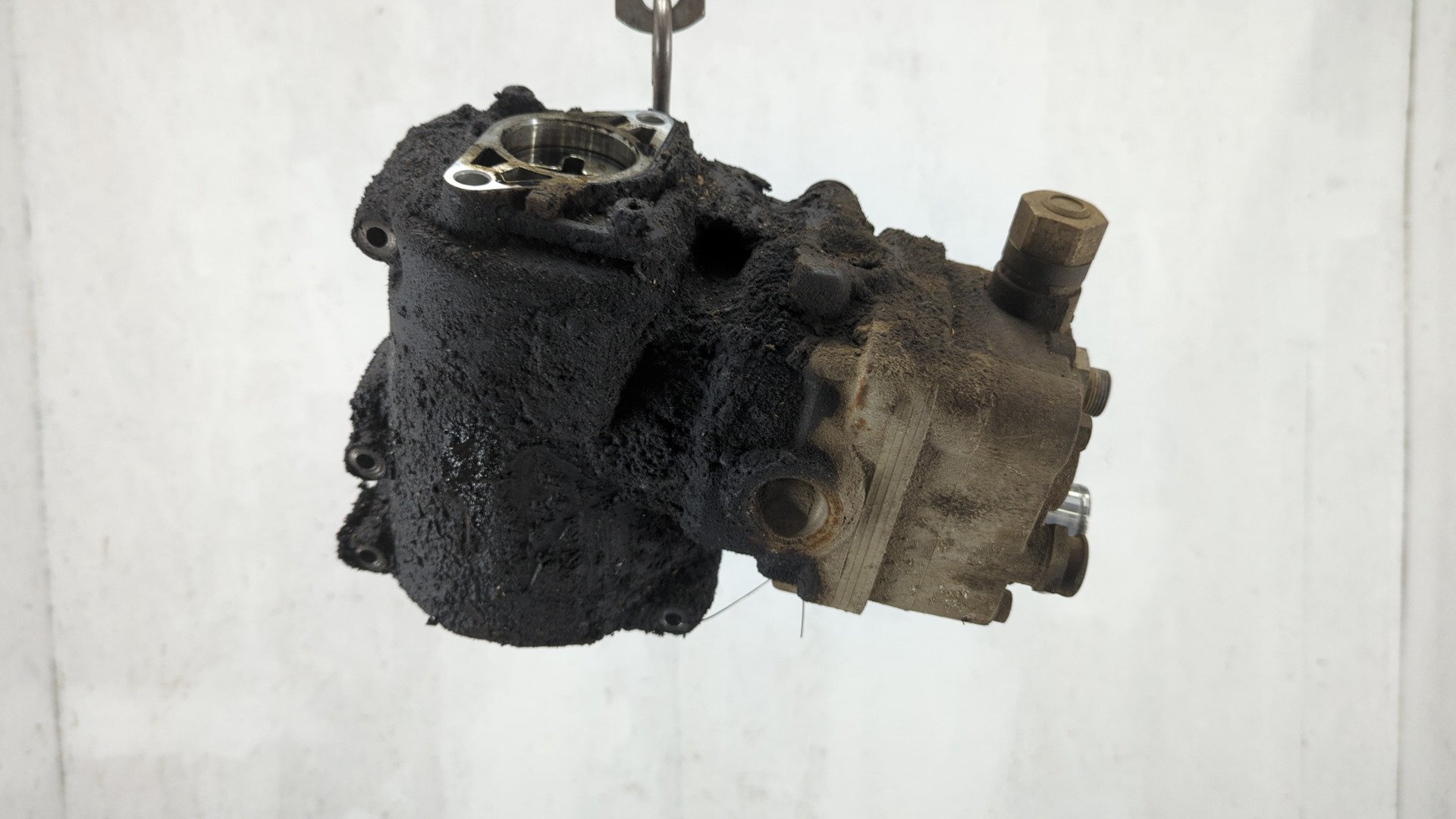 Насос регулировки подвески