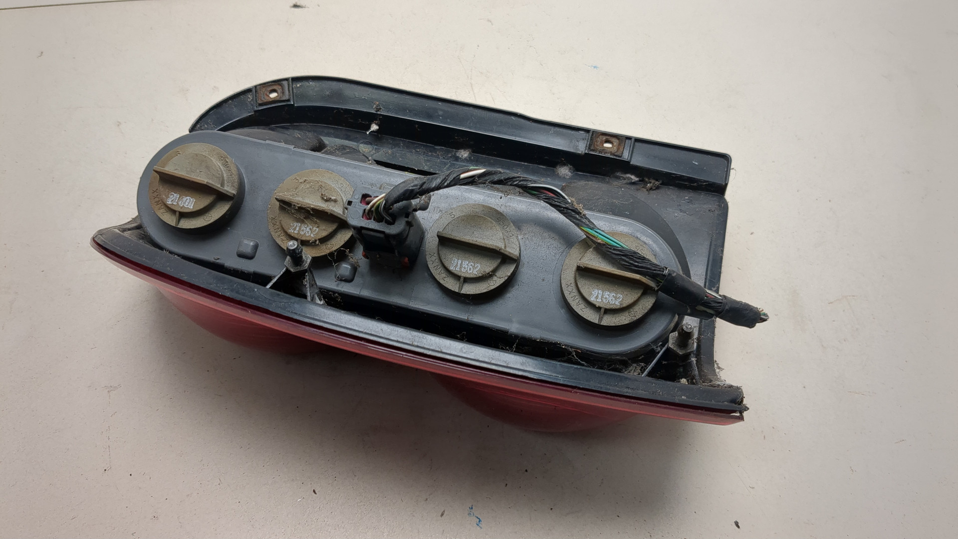 Фонарь задний правый