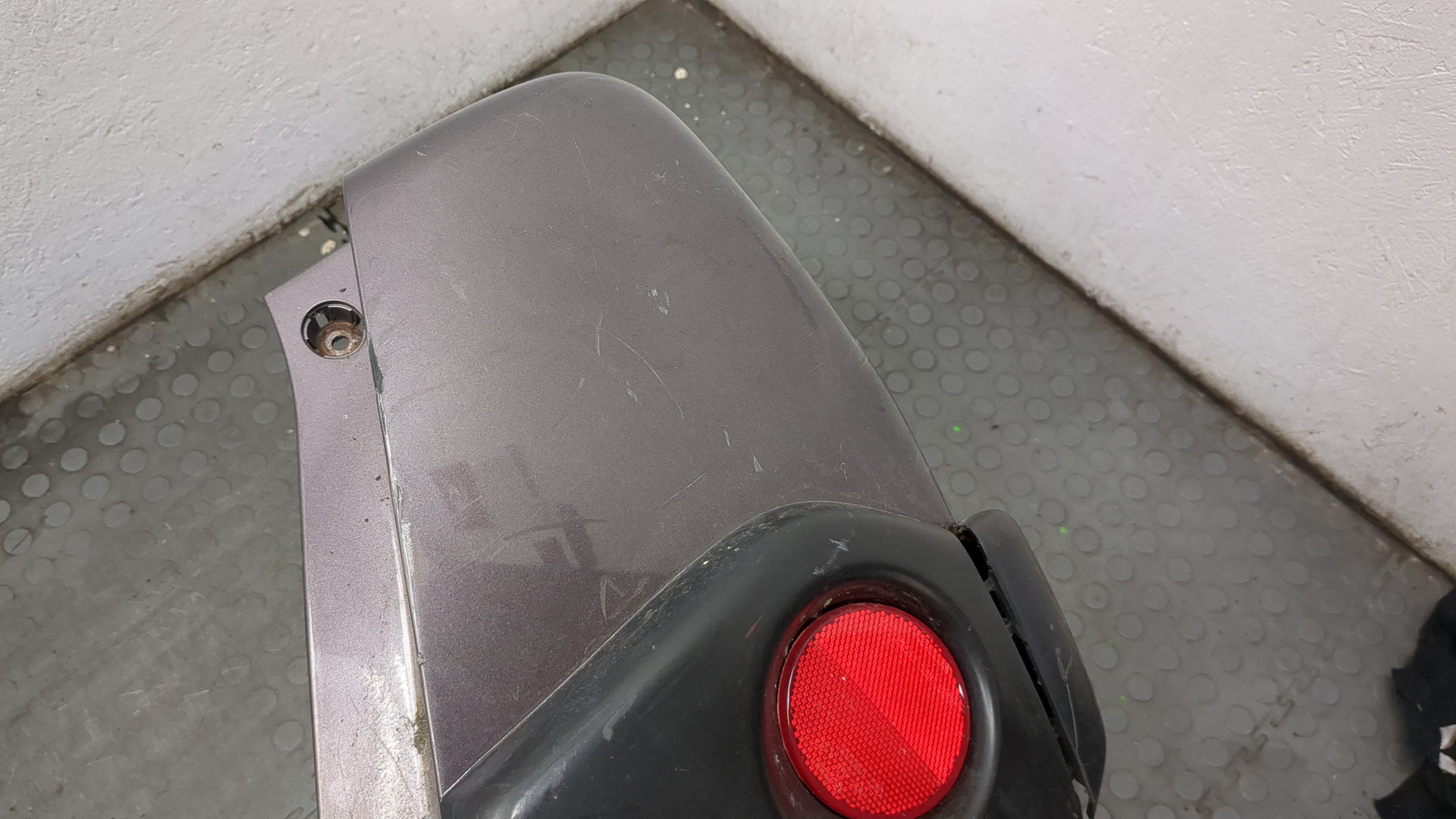 Бампер задний