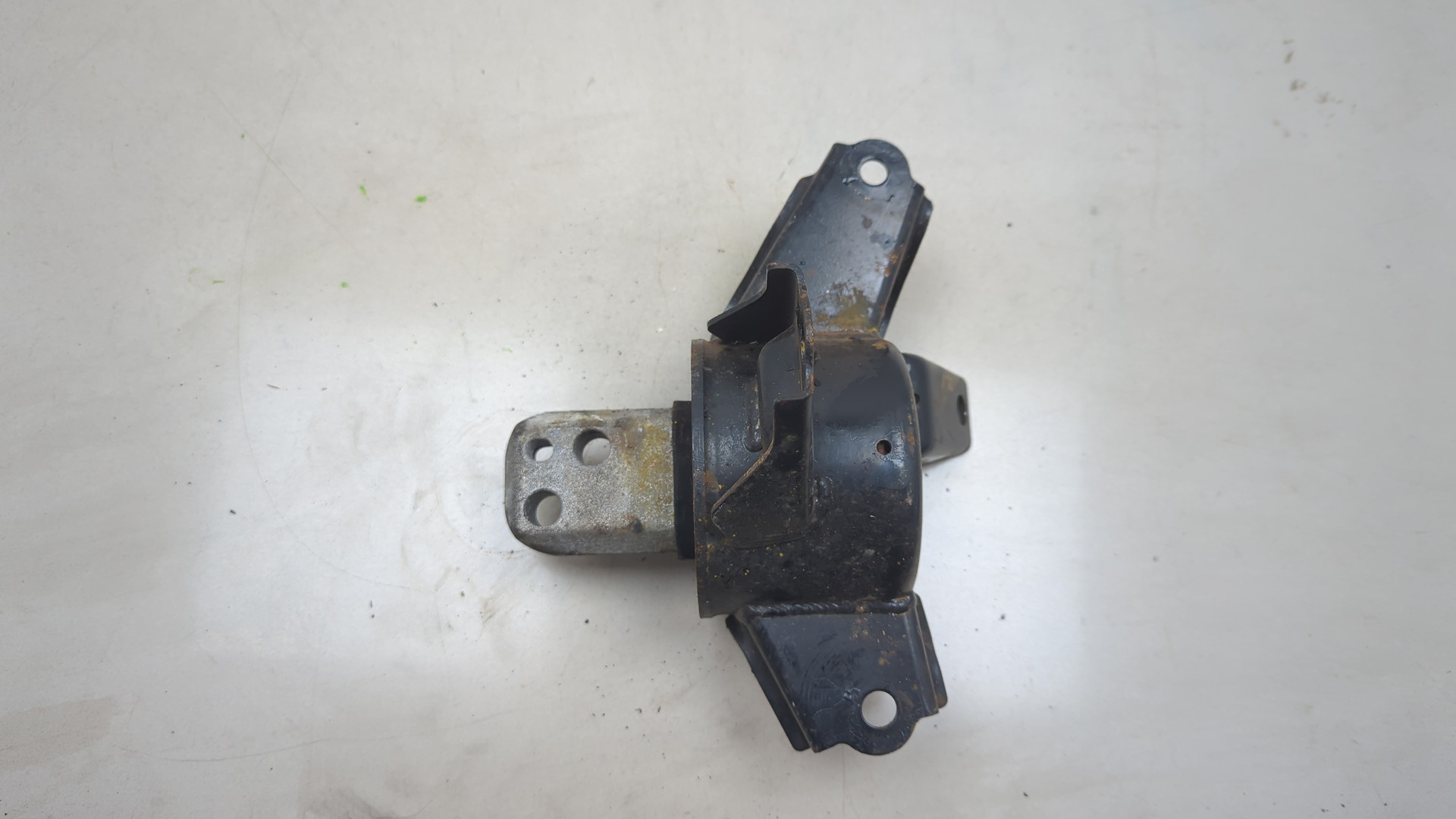 Опора двигателя