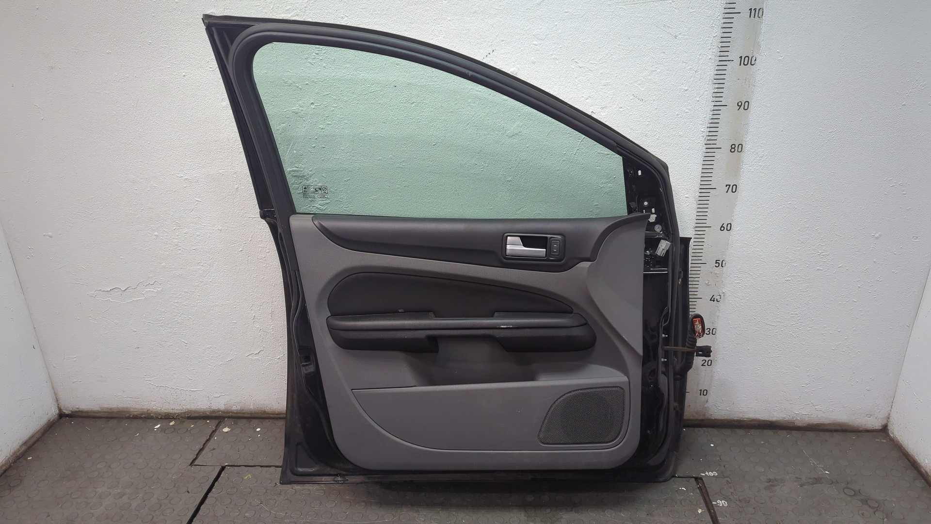 Дверь передняя левая