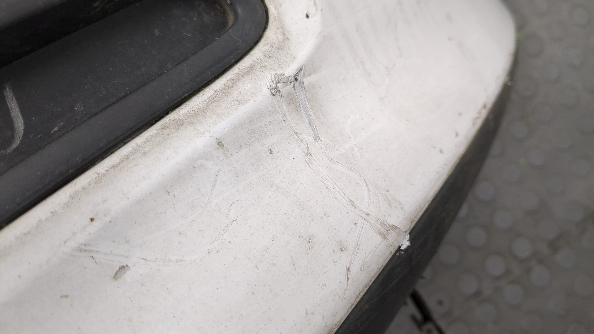 Бампер передний