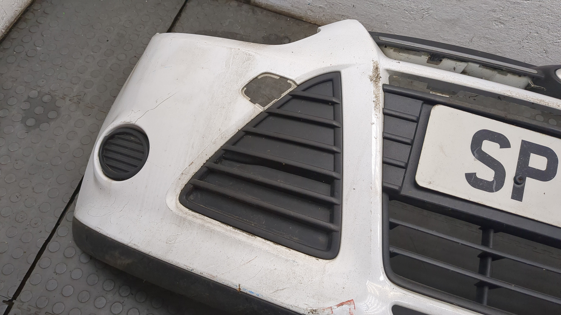 Бампер передний