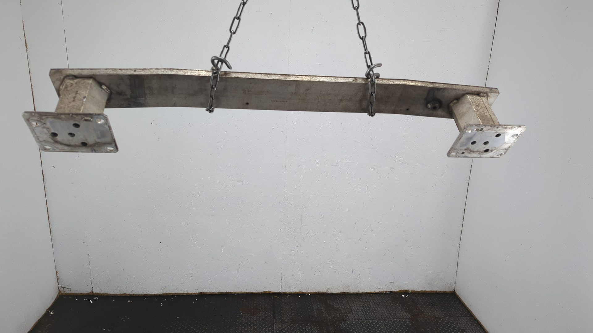 Усилитель переднего бампера