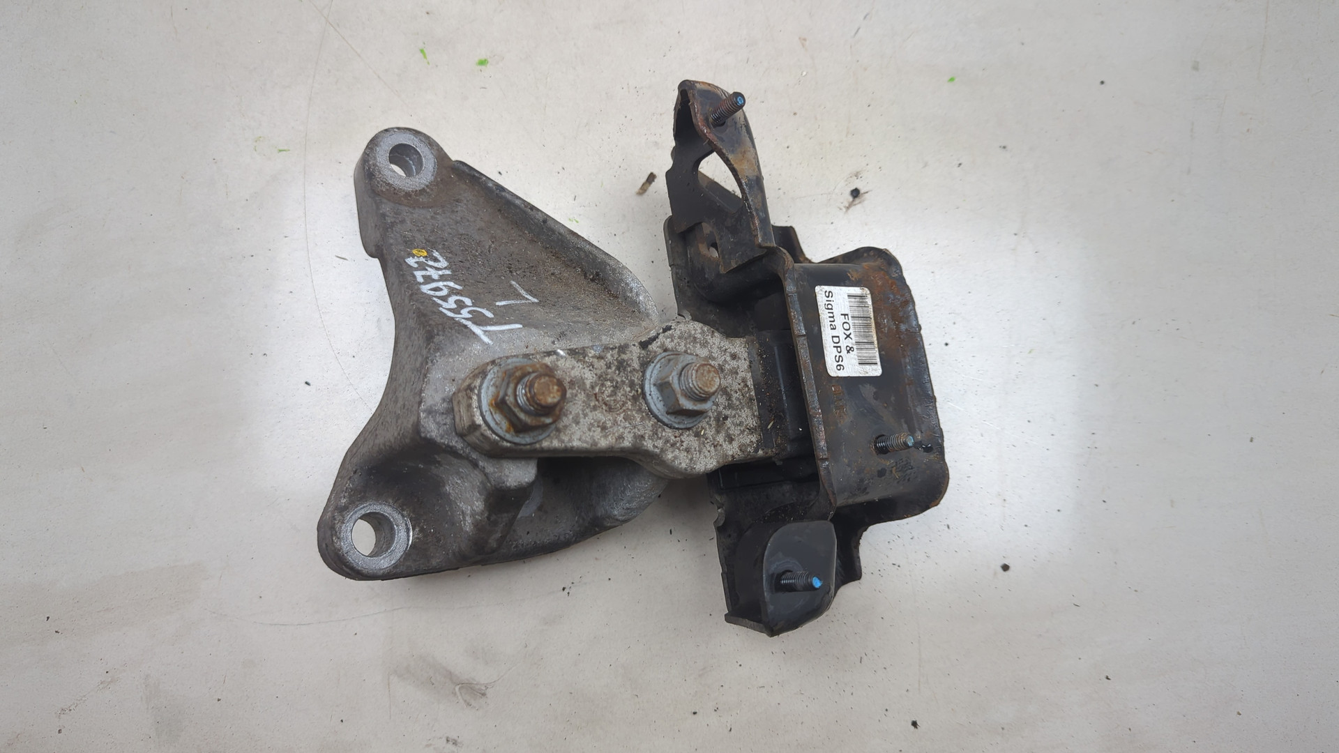 Опора двигателя