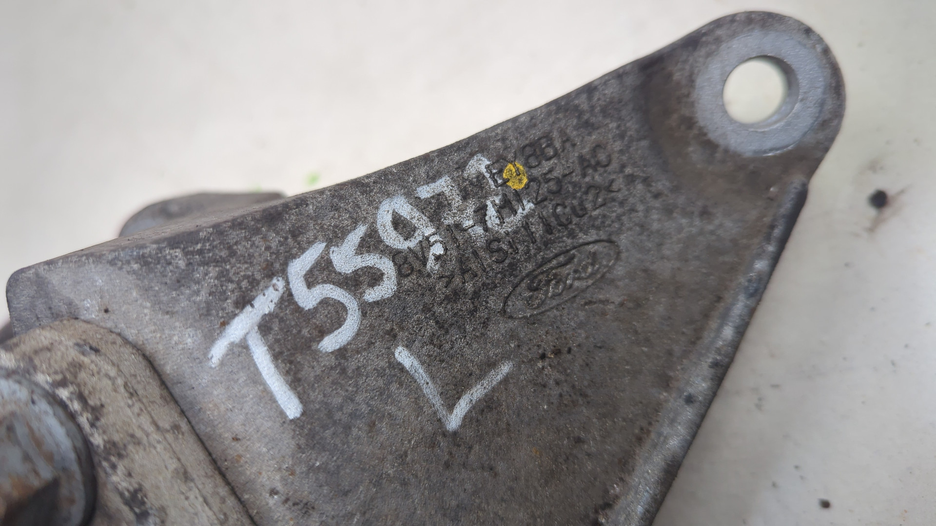 Опора двигателя