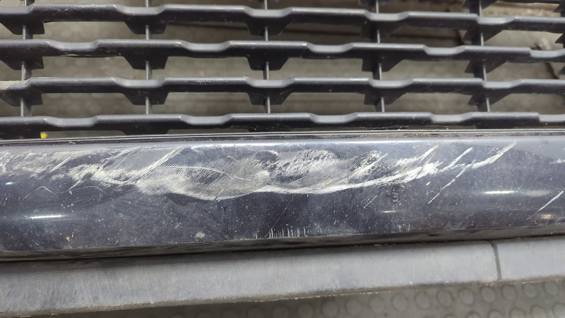 Бампер передний