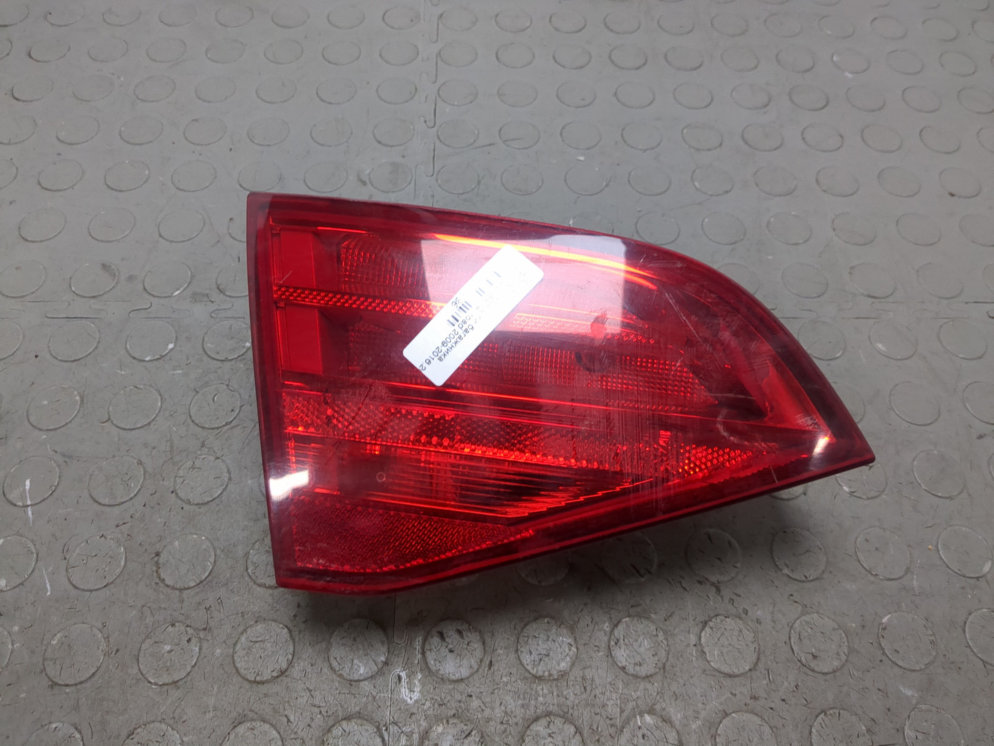 Фонарь задний внутренний левый