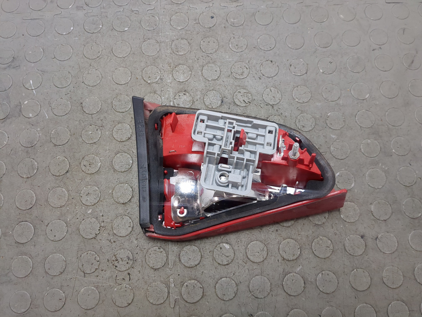 Фонарь задний внутренний правый