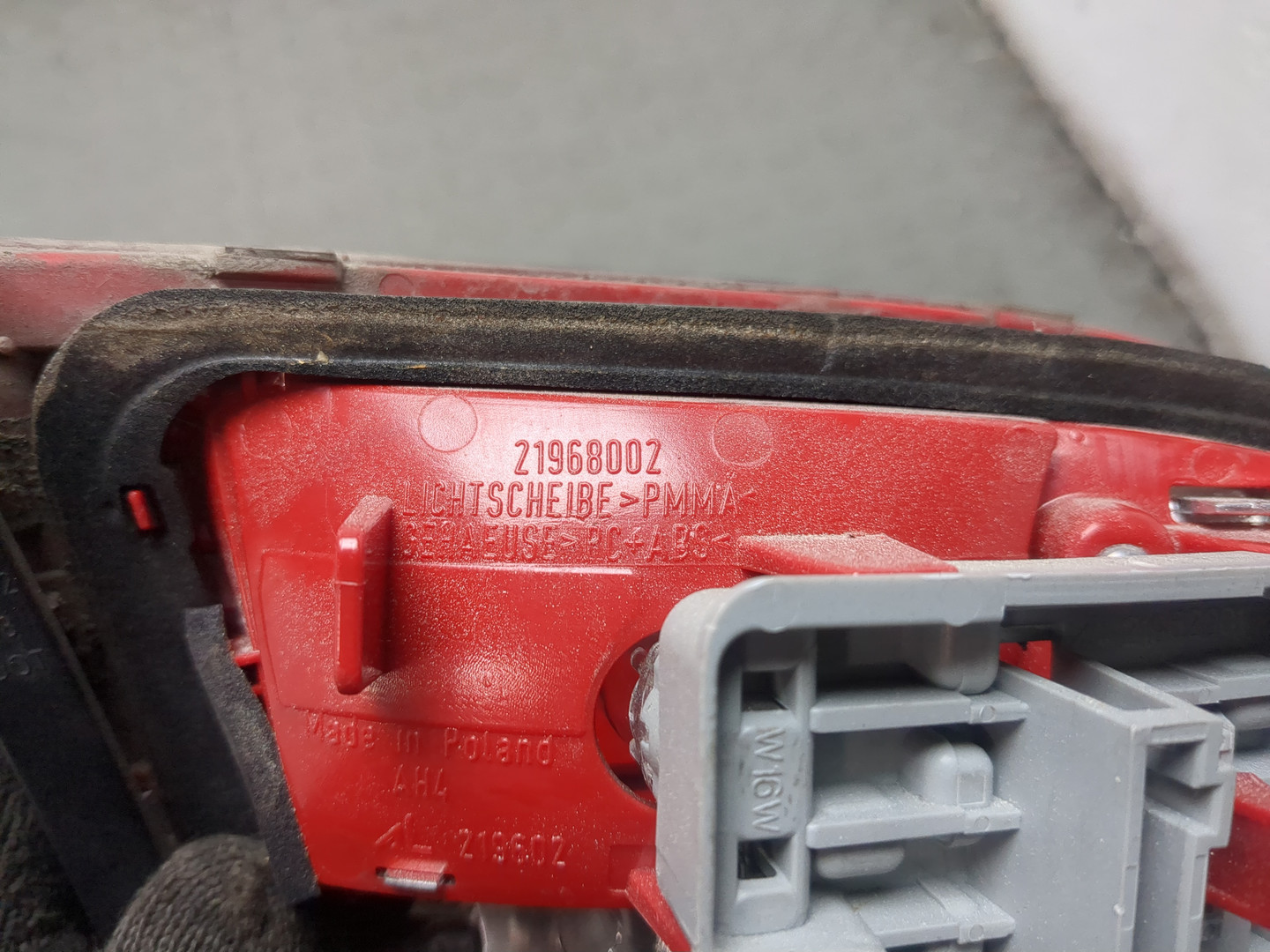 Фонарь задний внутренний правый