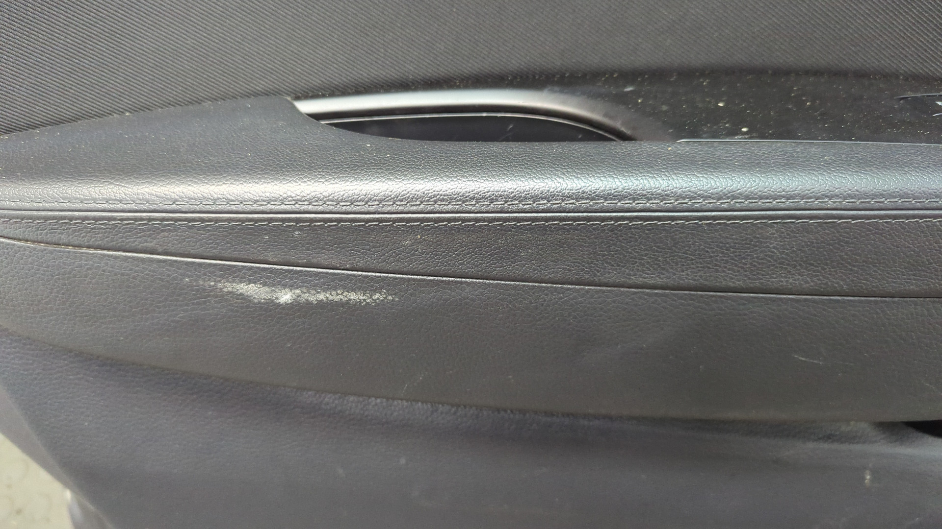 Дверь передняя левая