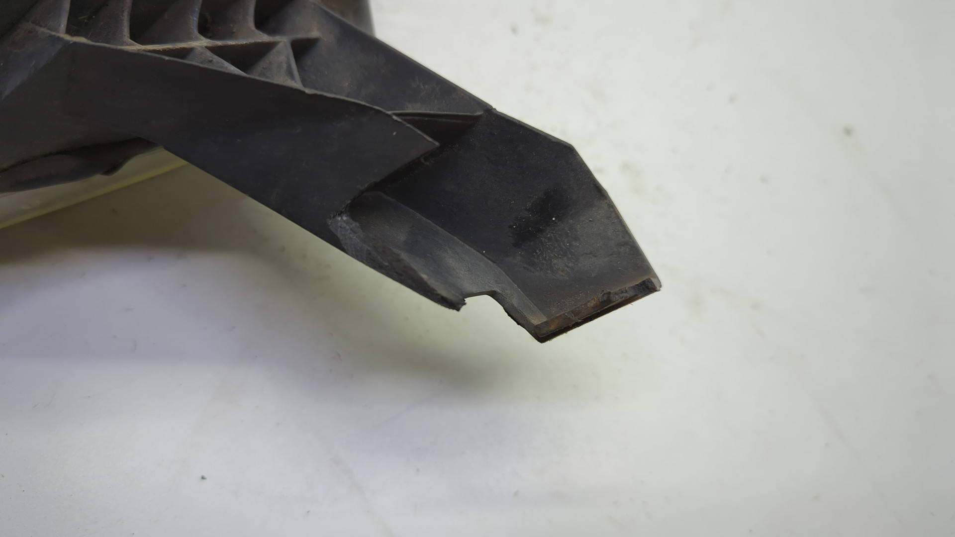 Фара противотуманная правая