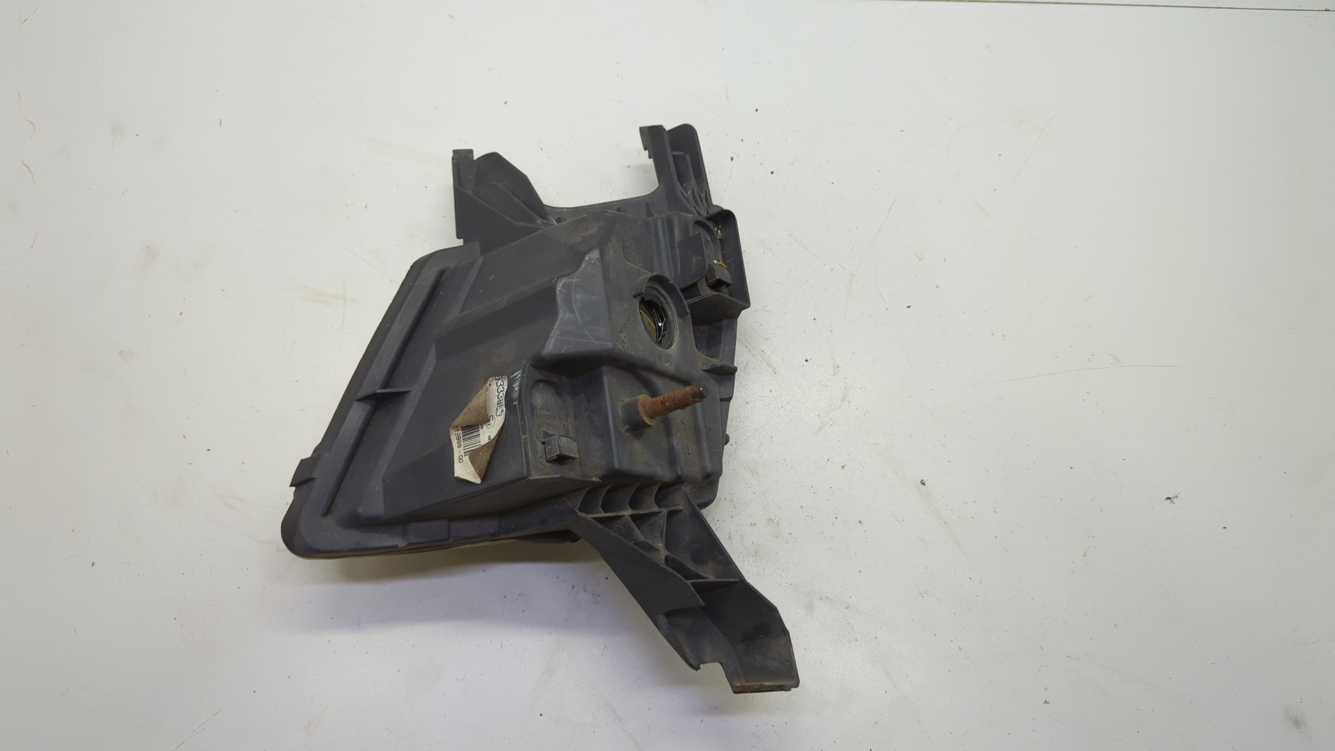 Фара противотуманная правая