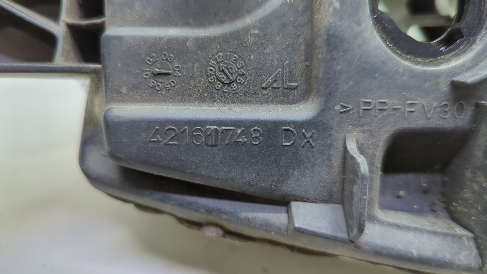 Фара противотуманная правая