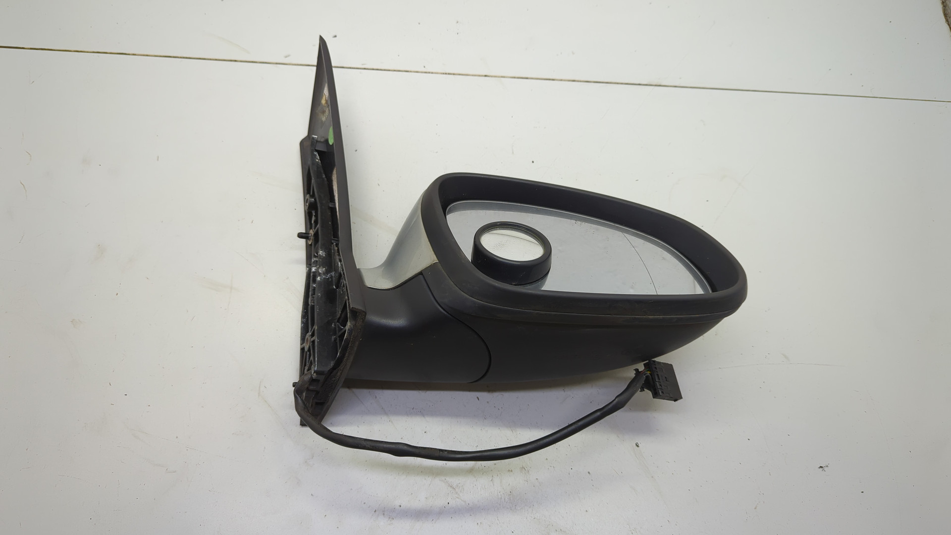 Зеркало правое электрическое